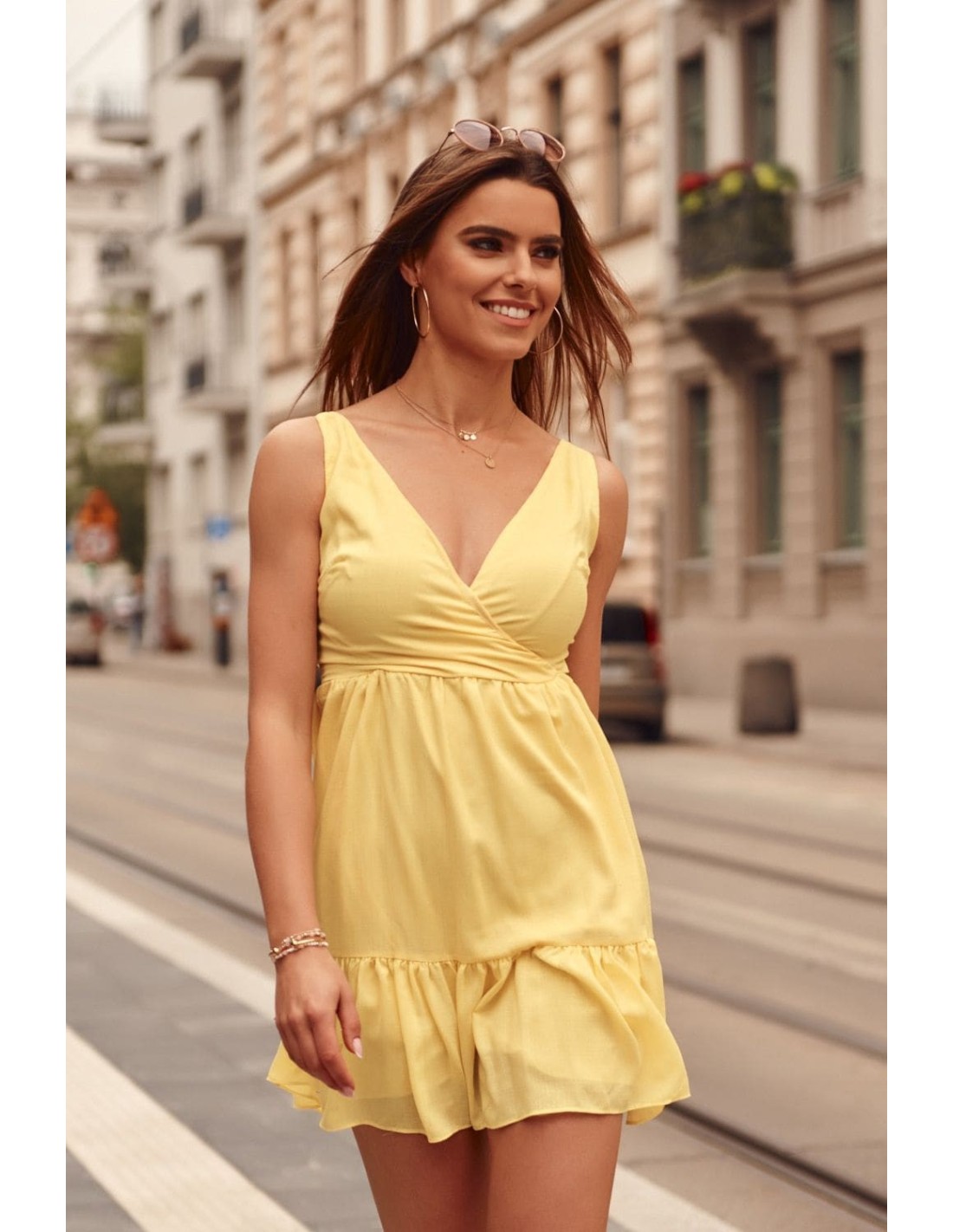 Hübsches Kleid mit Umschlagausschnitt, gelb PR3196 – Online-Shop – Boutique